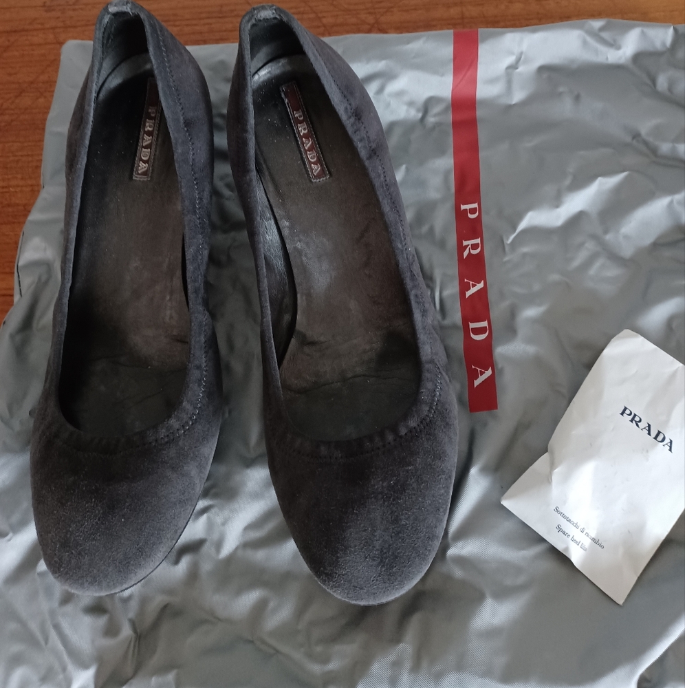 Auth Prada gray kitten heels sz 38/8B